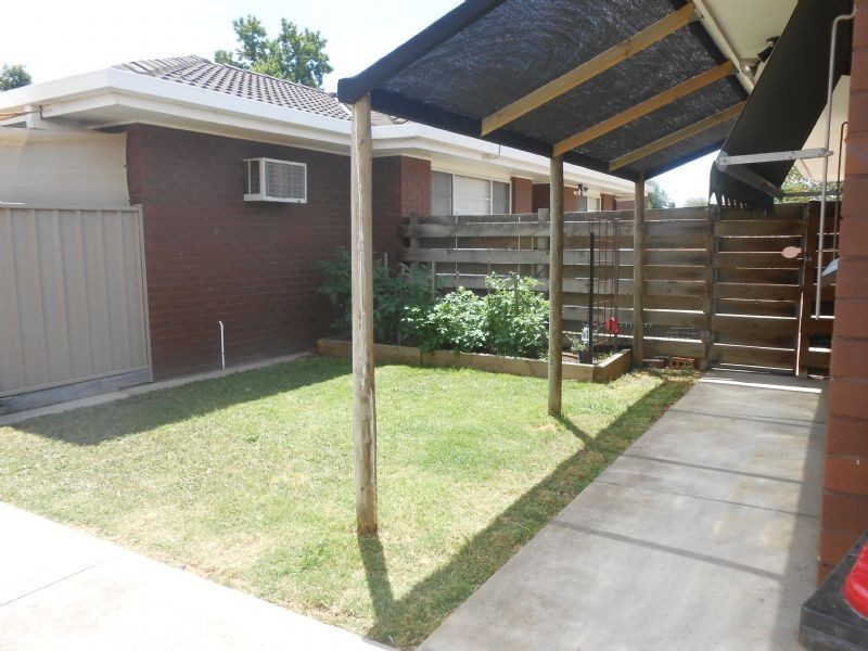 2/10 Barker Avenue, Shepparton VIC 3630
