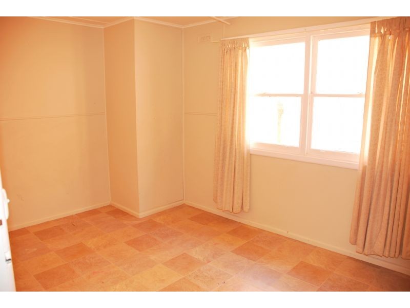 24 McLennan Street, Mooroopna VIC 3629