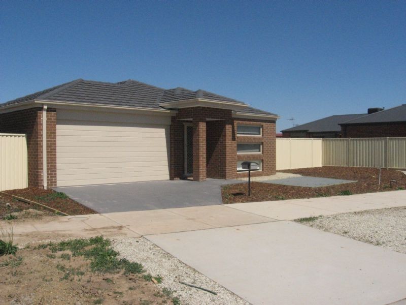 31 Warrambungle Drive, Shepparton North VIC 3631