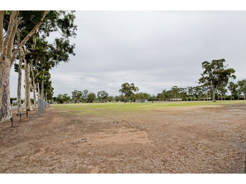 1 & 2/36 Grutzner Avenue, Shepparton VIC 3630