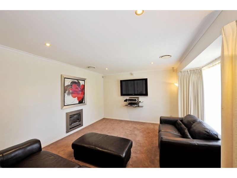 66 Kialla Lakes Drive, Kialla VIC 3631