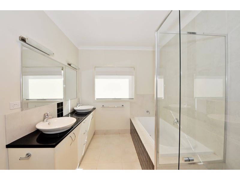 16 Friesian Crescent, Shepparton VIC 3630