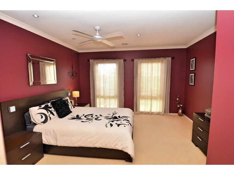 11 Hindmarsh Court, Kialla VIC 3631
