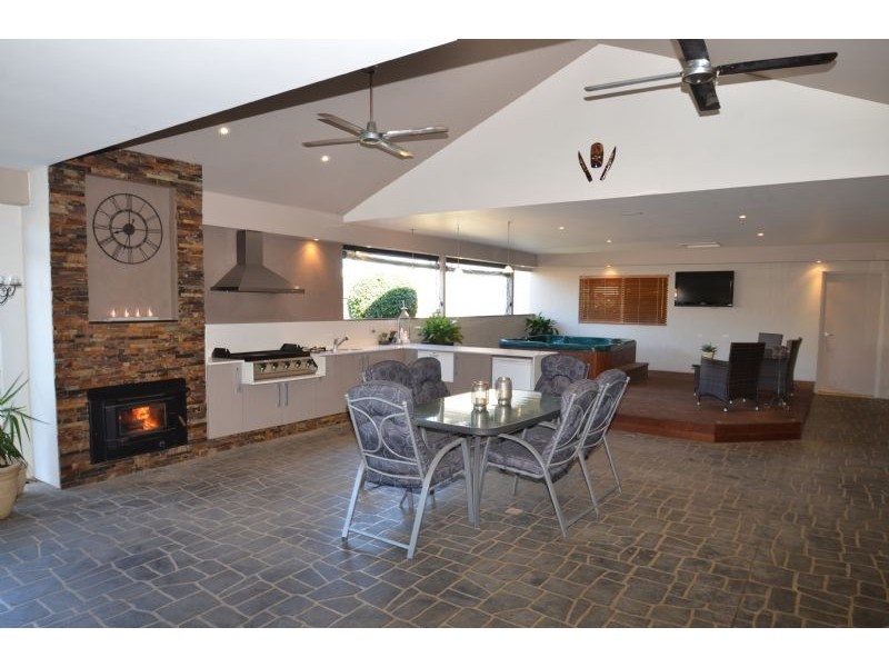 11 Hindmarsh Court, Kialla VIC 3631