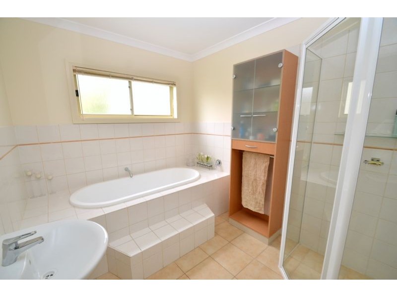 11 Hindmarsh Court, Kialla VIC 3631