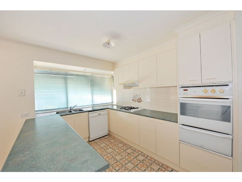 16 Illawarra Crescent, Kialla VIC 3631