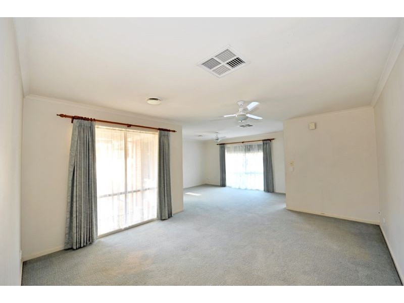 16 Illawarra Crescent, Kialla VIC 3631