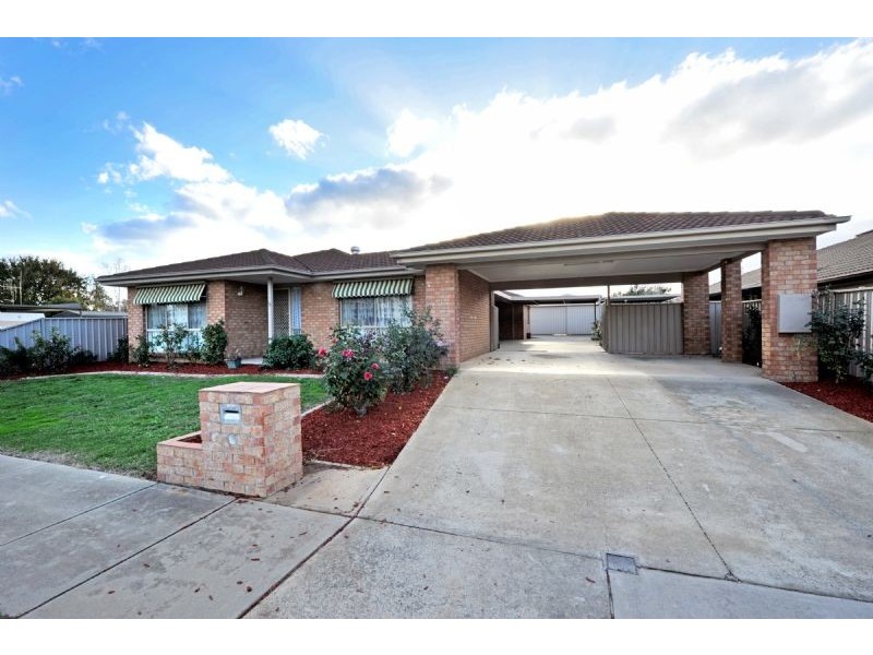 16 Illawarra Crescent, Kialla VIC 3631