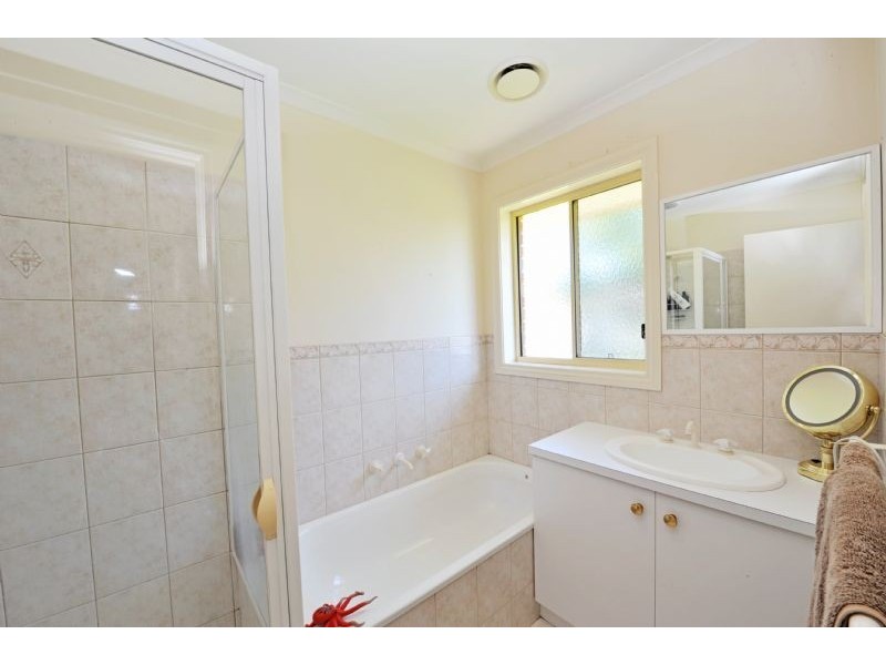 66 Kialla Lakes Drive, Kialla VIC 3631