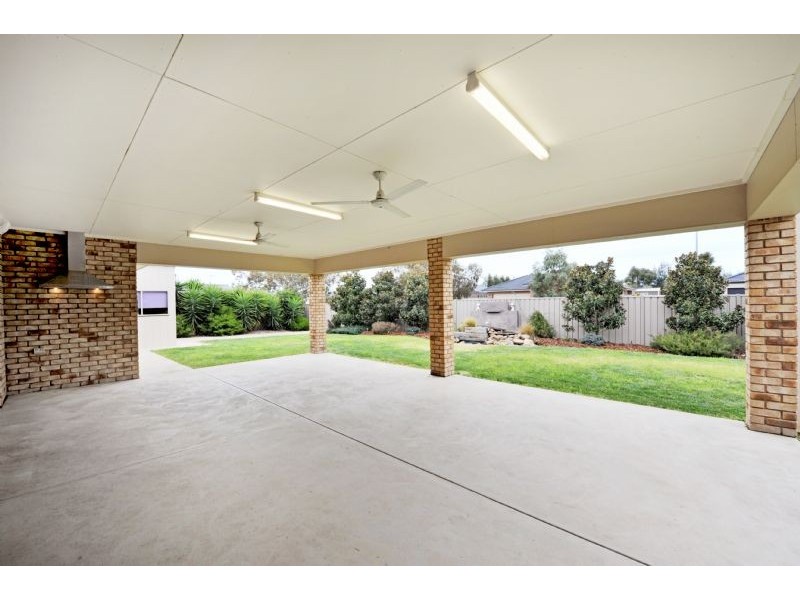 14 Mundie Court, Kialla VIC 3631
