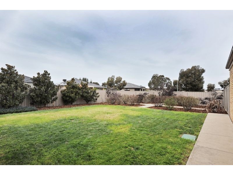 14 Mundie Court, Kialla VIC 3631