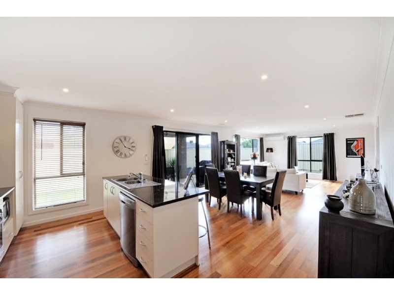 10 Golf Drive, Shepparton VIC 3630