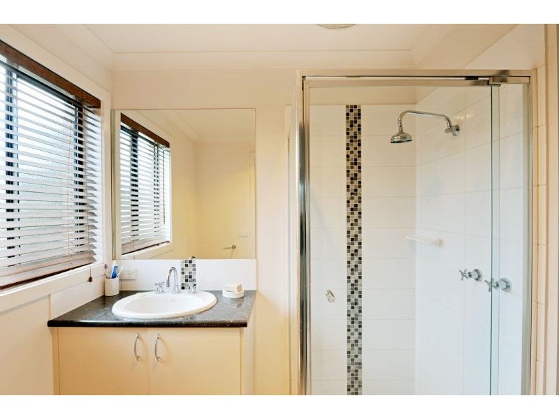 10 Golf Drive, Shepparton VIC 3630