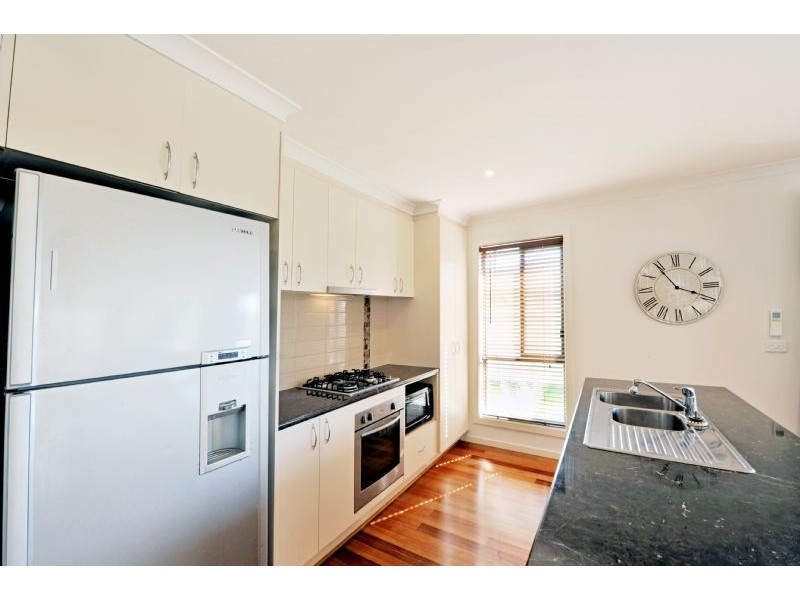 10 Golf Drive, Shepparton VIC 3630