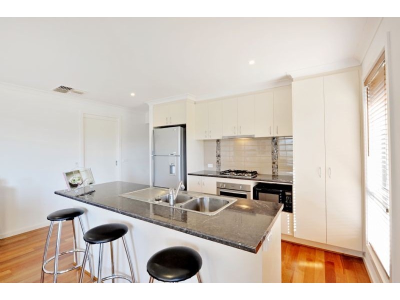 10 Golf Drive, Shepparton VIC 3630