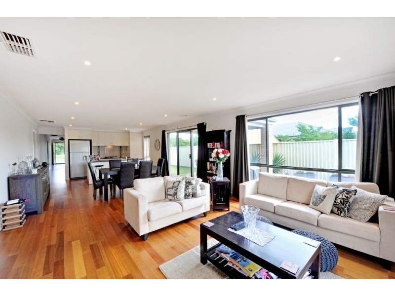 10 Golf Drive, Shepparton VIC 3630