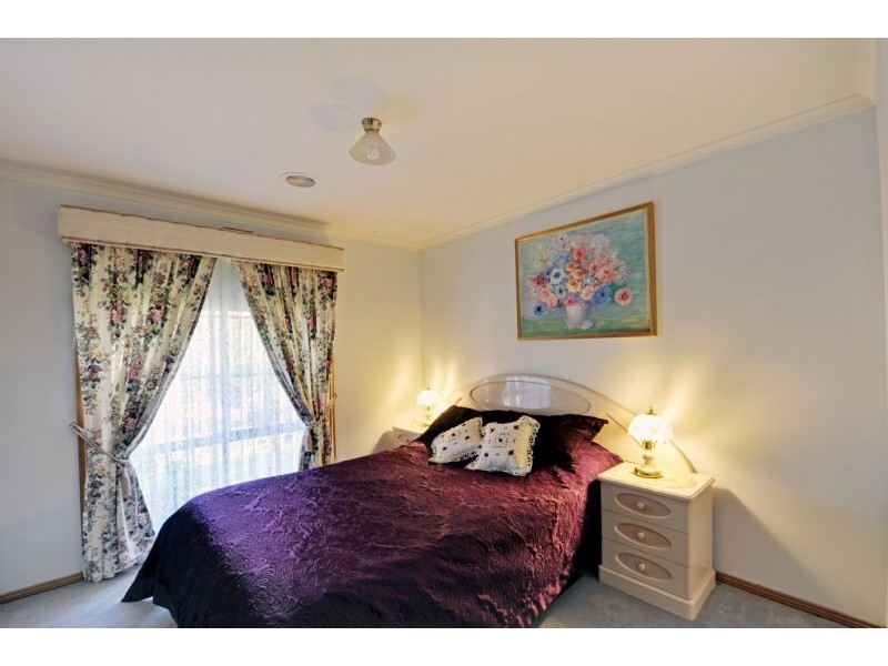 17 Gordon Drive, Kialla VIC 3631