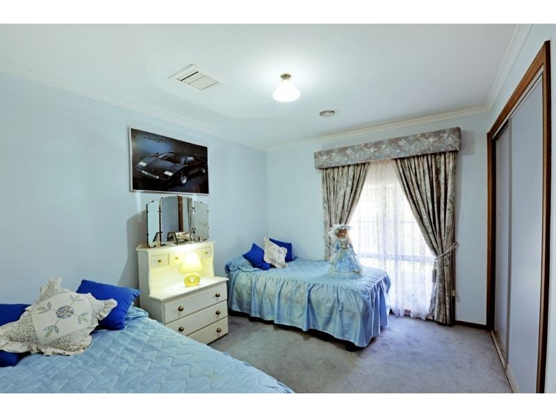 17 Gordon Drive, Kialla VIC 3631