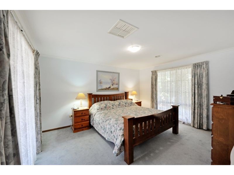 17 Gordon Drive, Kialla VIC 3631