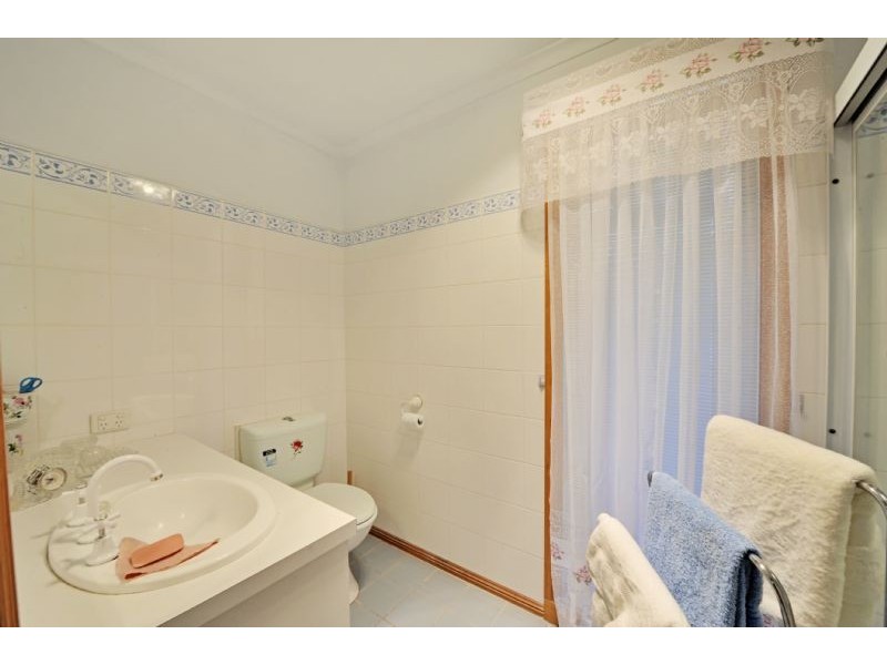 17 Gordon Drive, Kialla VIC 3631