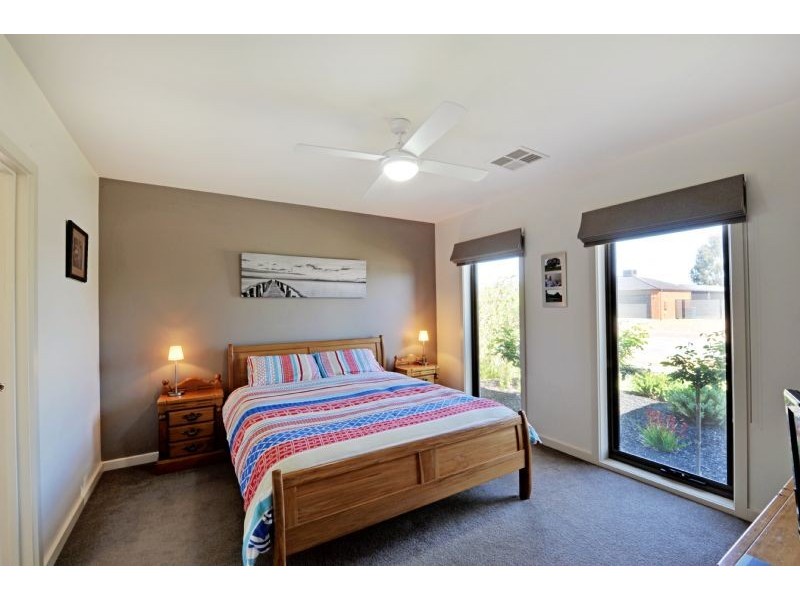 17 Kerang Avenue, Kialla VIC 3631