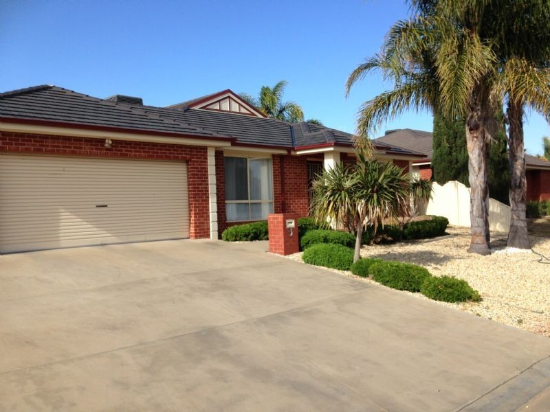 37 Menzies Crescent, Shepparton VIC 3630