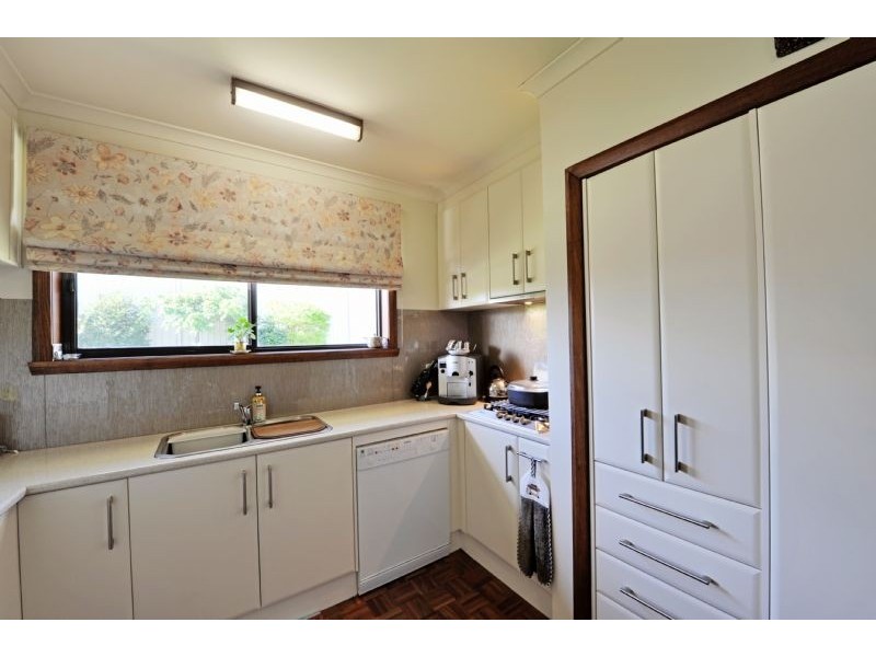 8-10 Buckworth Street, Kialla VIC 3631