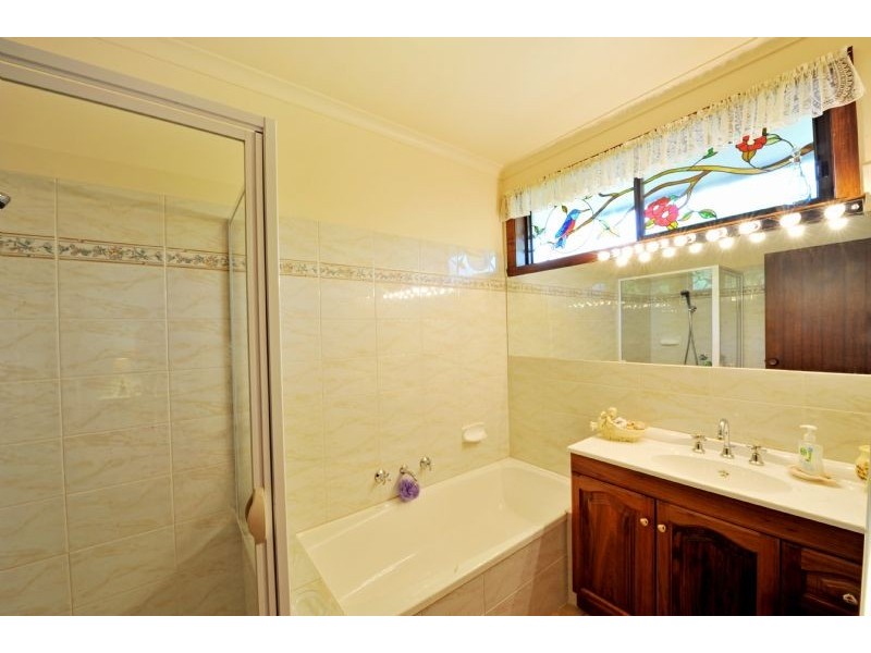 8-10 Buckworth Street, Kialla VIC 3631