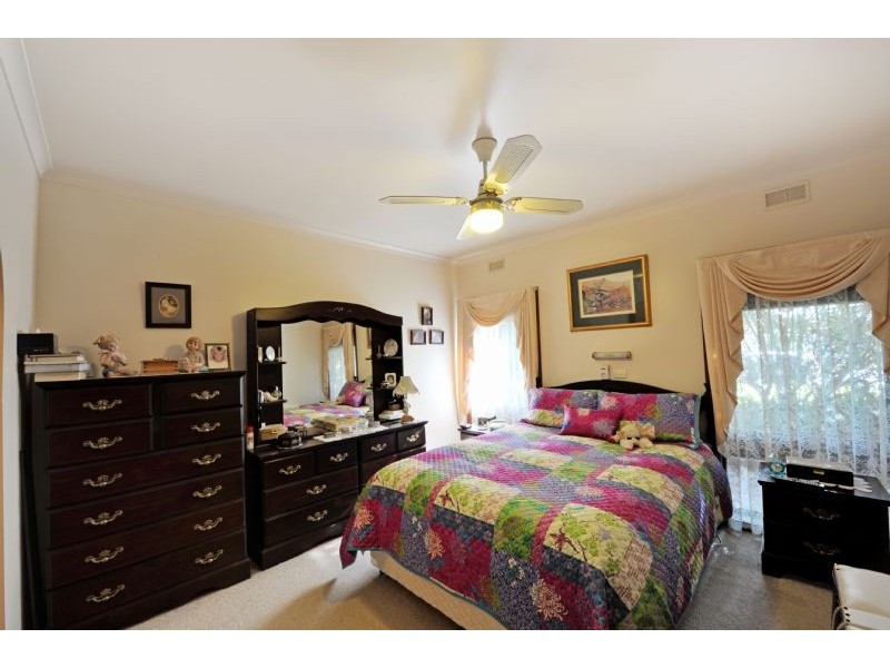 8-10 Buckworth Street, Kialla VIC 3631