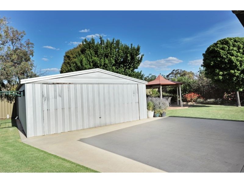 8-10 Buckworth Street, Kialla VIC 3631