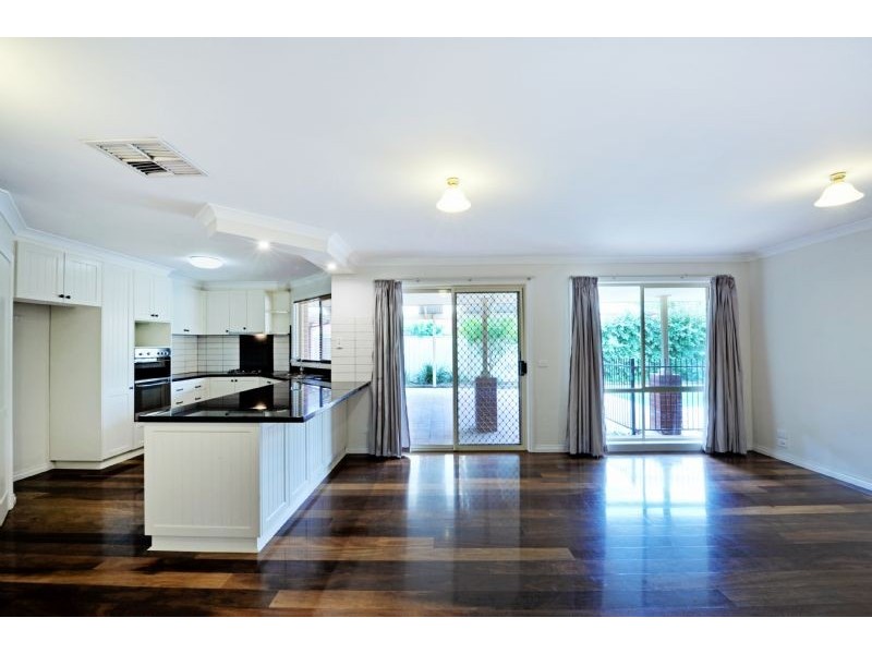 19 Menindee Crescent, Kialla VIC 3631