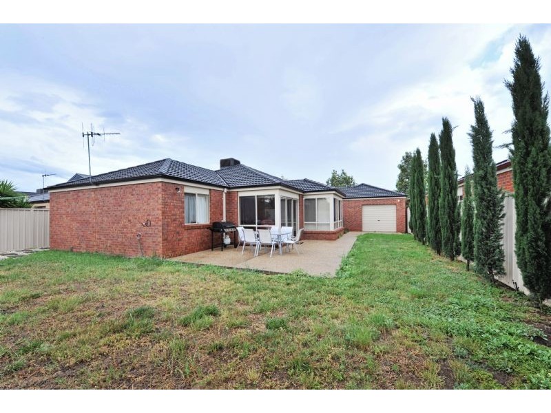 18 Taig Avenue, Kialla VIC 3631