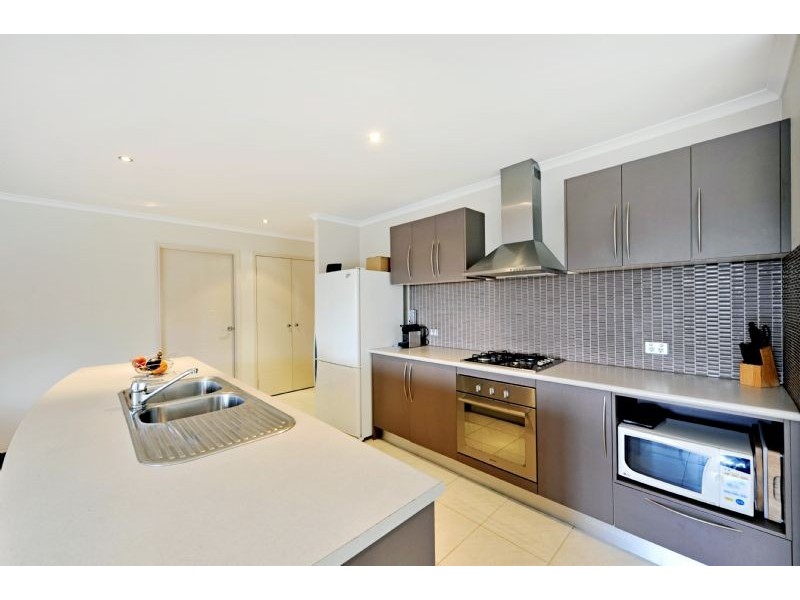 18 Taig Avenue, Kialla VIC 3631
