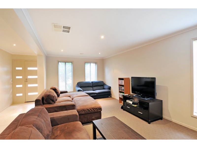 18 Taig Avenue, Kialla VIC 3631