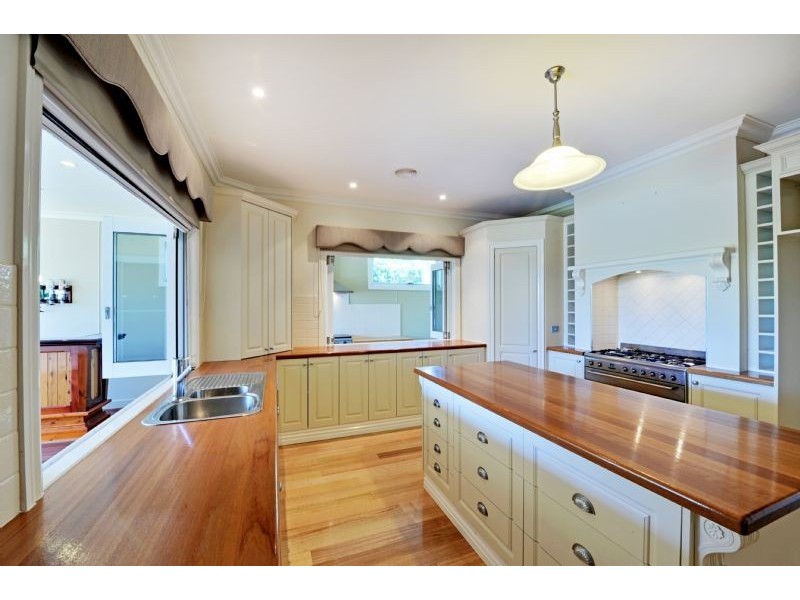 3 Grampians Parade, Shepparton North VIC 3631