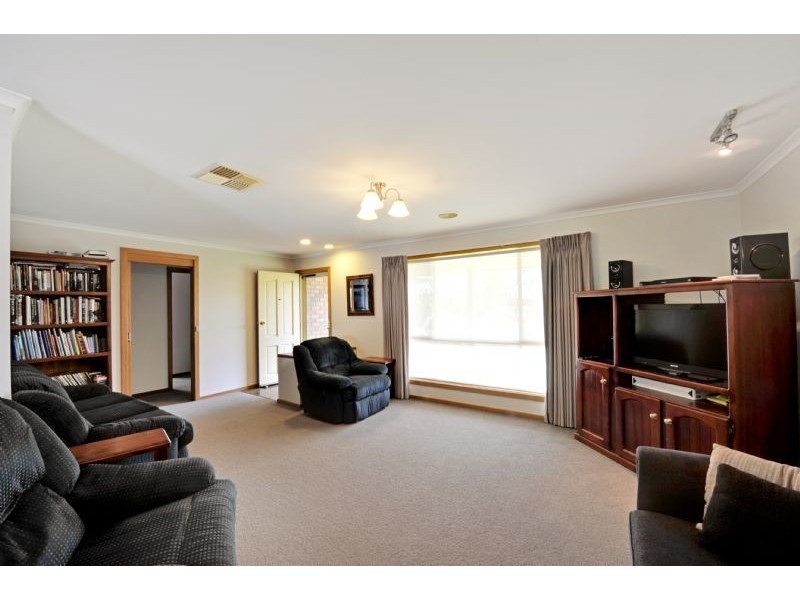44 Sun Valley Drive, Shepparton VIC 3630