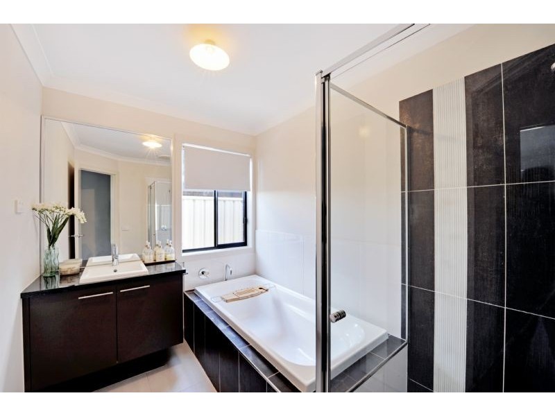 3 Settlers Drive, Kialla VIC 3631