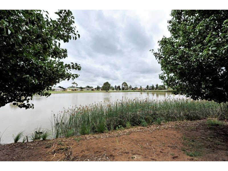 14 Menindee Crescent, Kialla VIC 3631