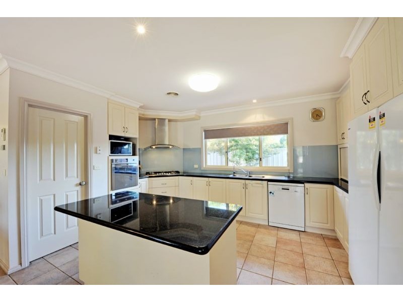 6 Mokoan Avenue, Kialla VIC 3631