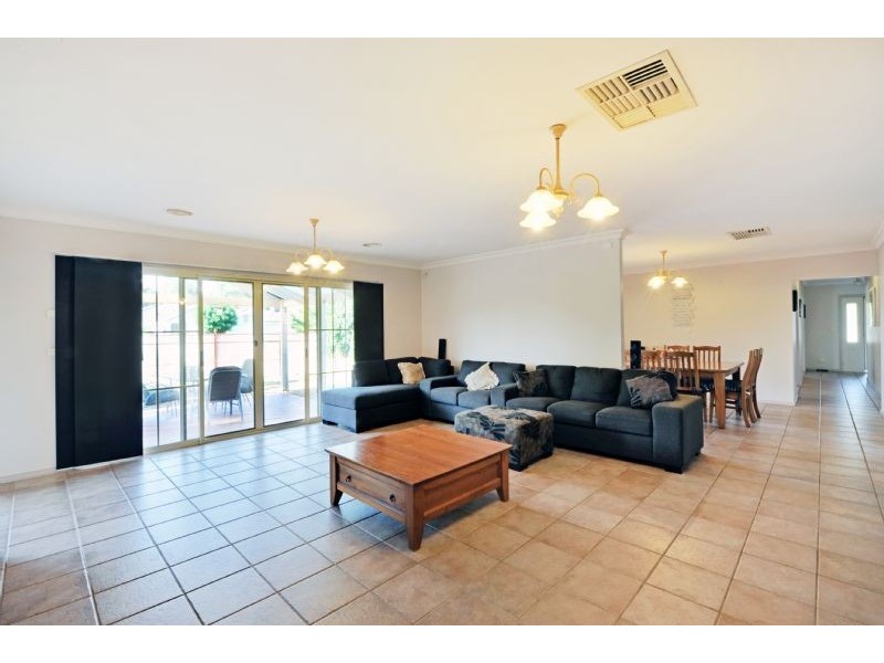 6 Mokoan Avenue, Kialla VIC 3631