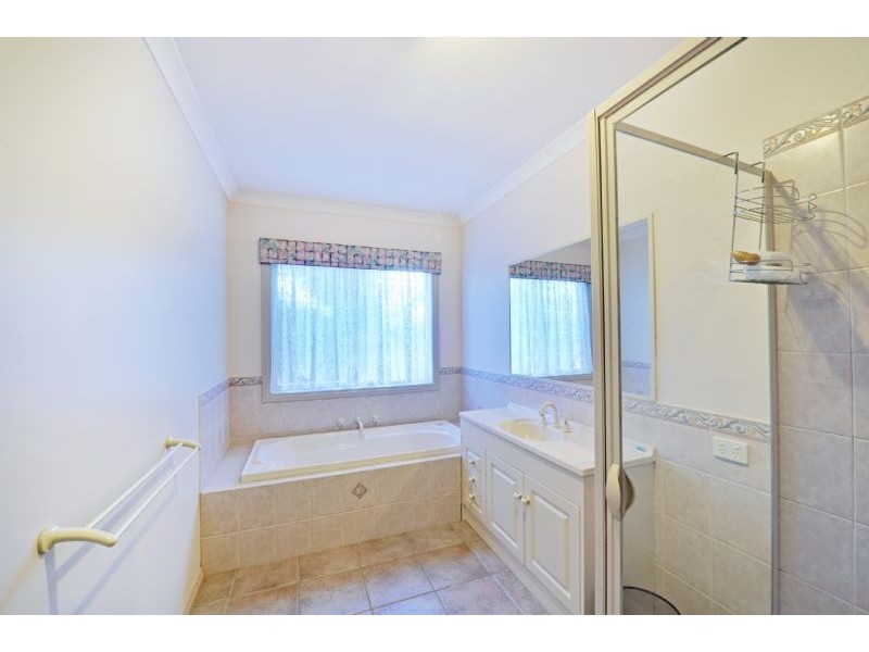 6 Mokoan Avenue, Kialla VIC 3631