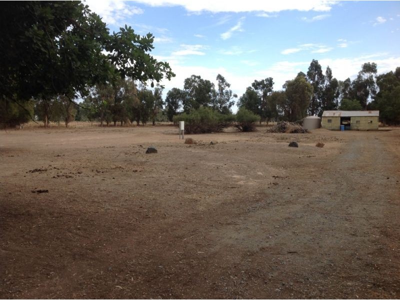 615 Old Dookie Road, Shepparton East VIC 3631