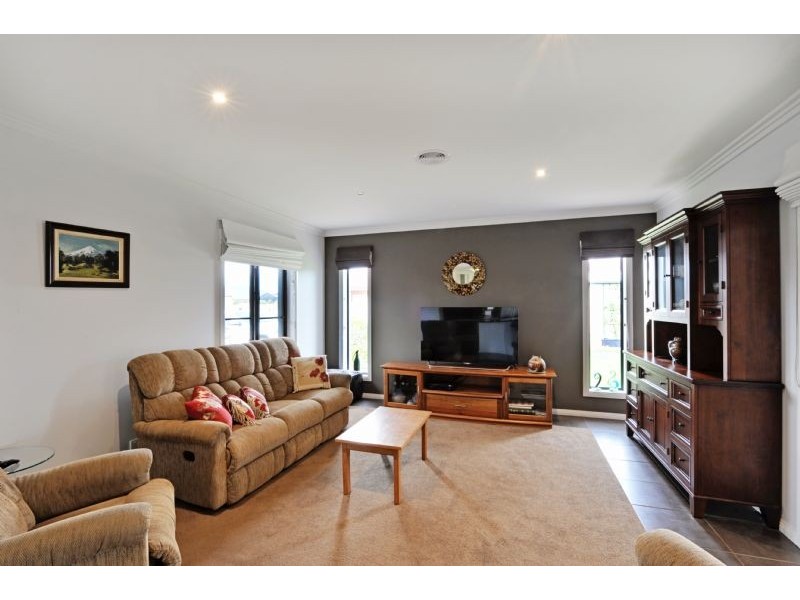 2 Yambuk Place, Kialla VIC 3631