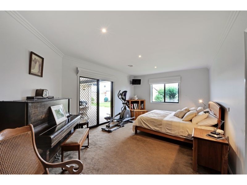 2 Yambuk Place, Kialla VIC 3631