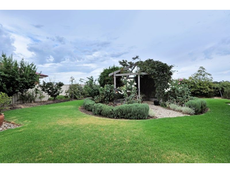 2 Yambuk Place, Kialla VIC 3631