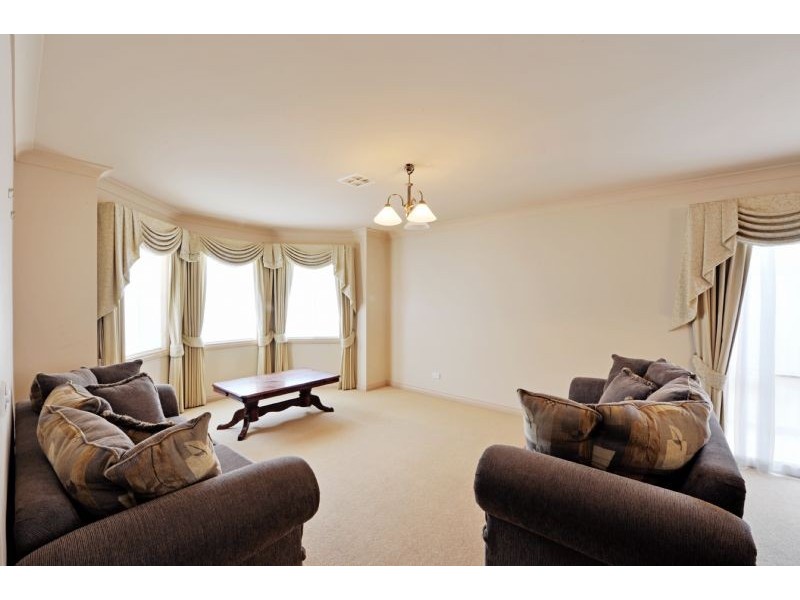 6 Woodburn Place, Shepparton VIC 3630