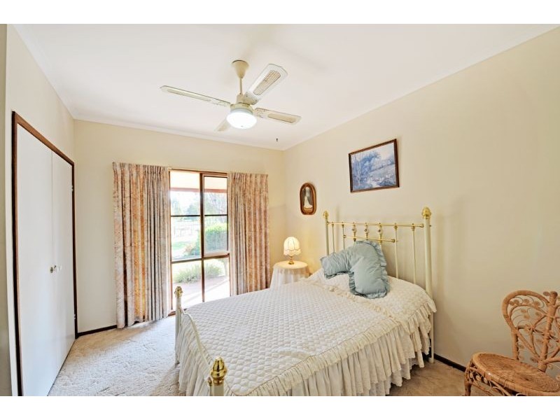 8 Gordon Drive, Kialla VIC 3631