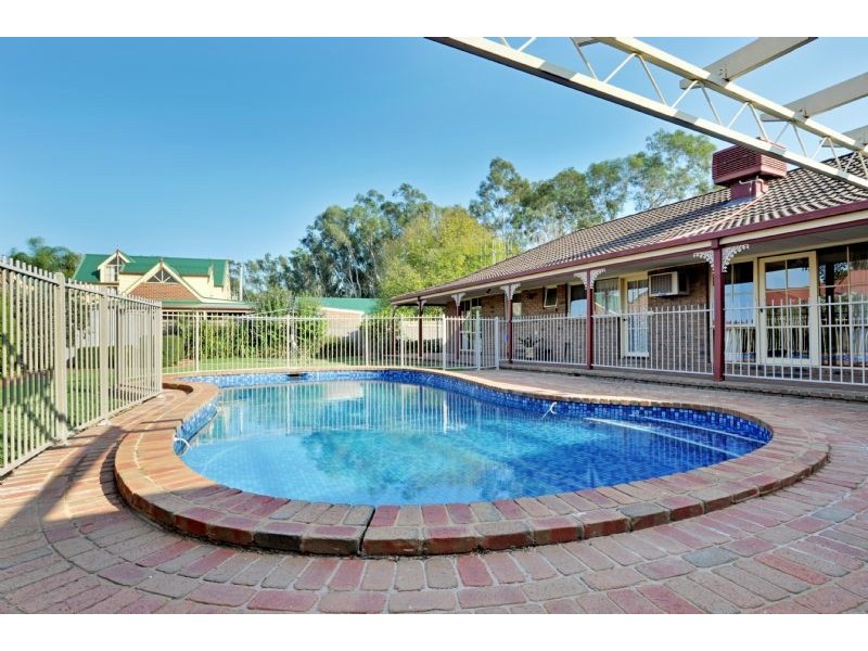 8 Gordon Drive, Kialla VIC 3631