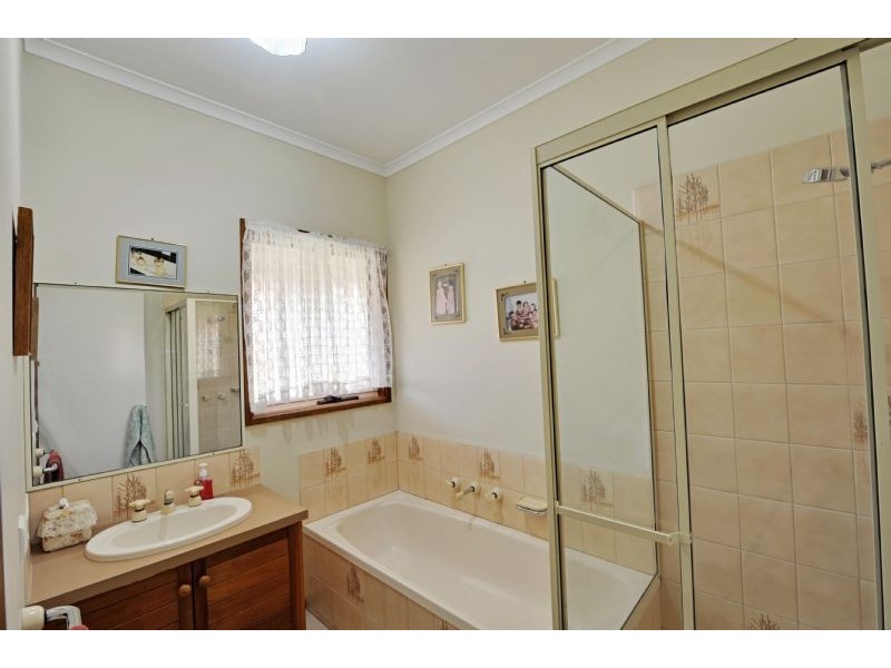 8 Gordon Drive, Kialla VIC 3631