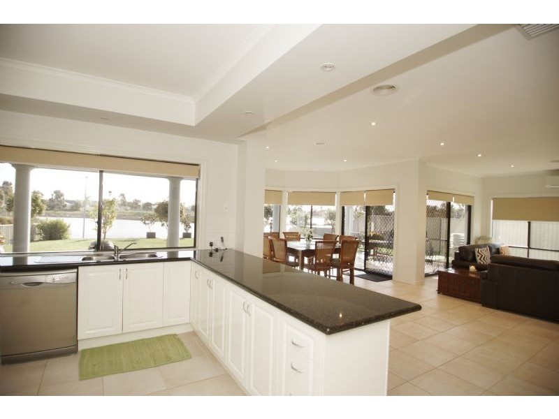239 Waranga Drive, Kialla VIC 3631